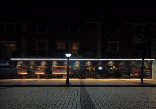 在清光閑影中沉醉?。蹋帷。?eacute;　紅酒吧設計效果圖