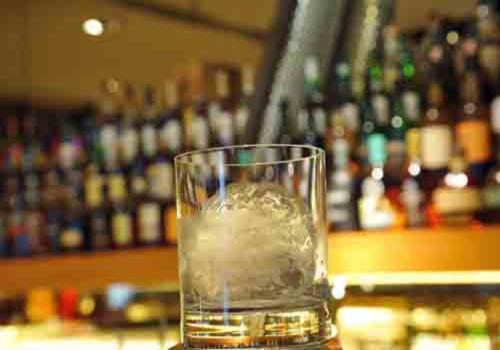 水舍精品酒店內的奢華     The  Roof雞尾酒吧設計欣賞