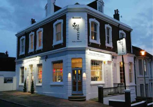 Park Tavern酒吧設計 英式小酒吧設計滿足你的看球欲望