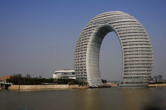 網上流傳馬桶蓋原來是國內首家水上白金七星級酒店