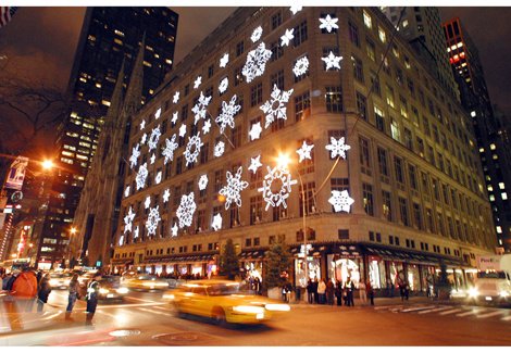 酒店圣誕狂歡：地標酒店CLARIDGE’S點亮森林細語圣誕樹