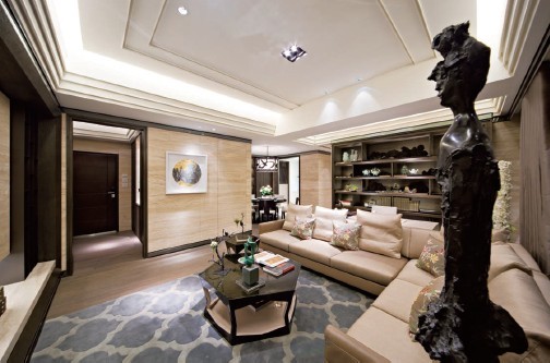 　　設計概念居家形態的構成，表現出居住者對自我生活的期盼與想象，本案設計重點強調空間與人之間的緊密依存關系，主要特色是以機能作為出發點，沒有過度的裝飾，強調不夸耀的整體設計與繁復細節的重現；動線強調生活機能之流暢感，運用視覺穿透建材及語匯，延展多樣化單元空間。