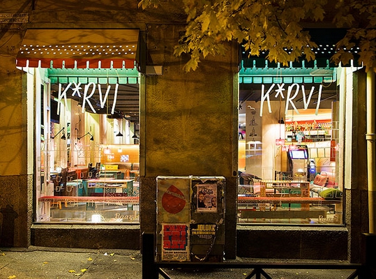 童話色彩 俏皮可愛的K* RVI個性酒吧設計欣賞