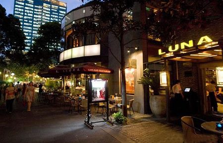 消費競爭促使酒吧燈光設計持續發展
