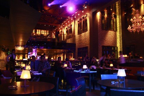 讓燈光表達情感 Brown Sugar餐廳酒吧設計圖欣賞